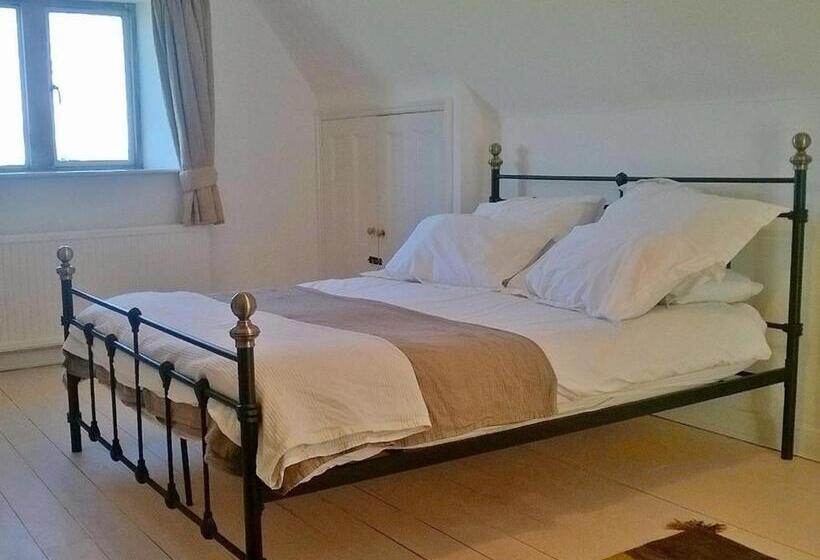 Battens Farm Cottages B&b