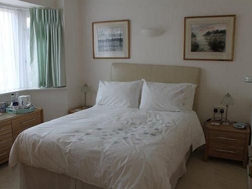 مبيت وإفطار Avon Breeze