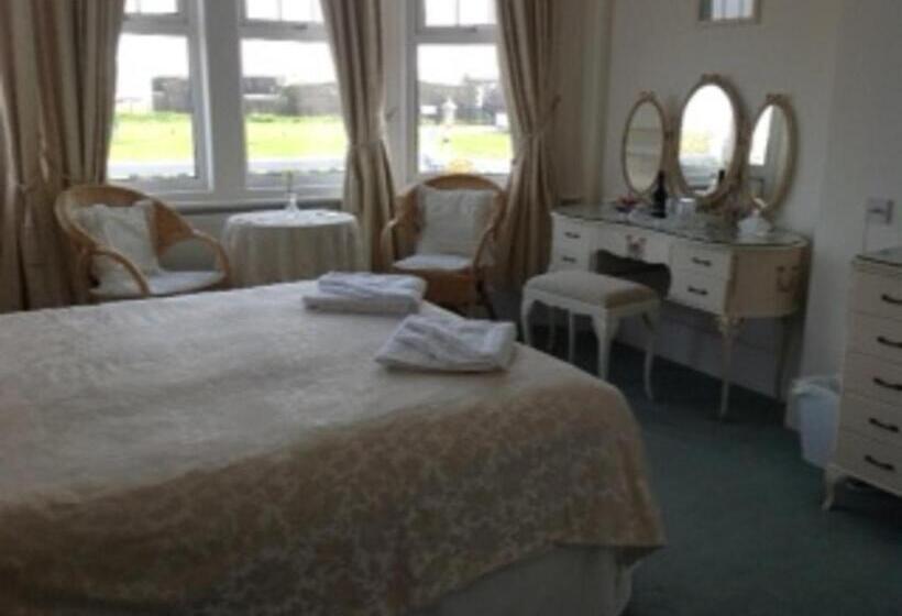 민박 Bassets House