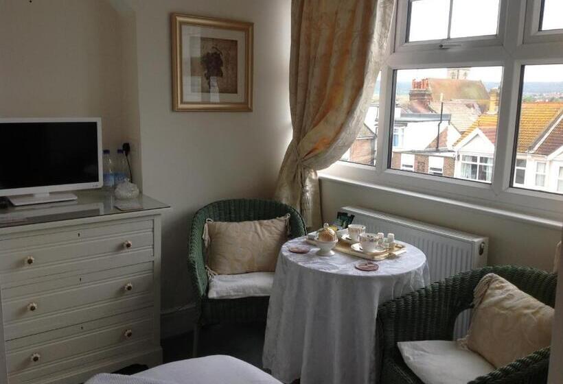 민박 Bassets House