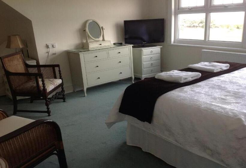 민박 Bassets House