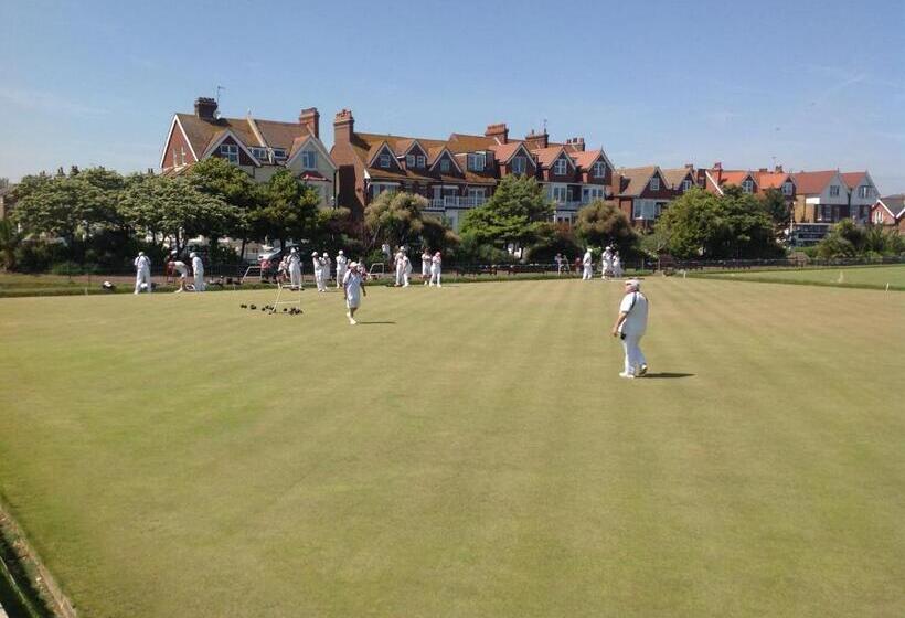 민박 Bassets House