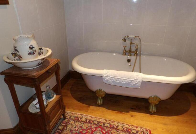 Bed and Breakfast Broccoli Bottom