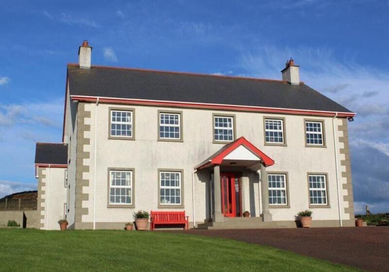 Bed and Breakfast Carnalbanagh House