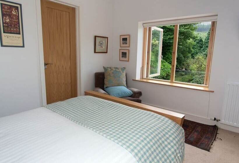 ベッドアンドブレックファースト Cherryhill Lodge