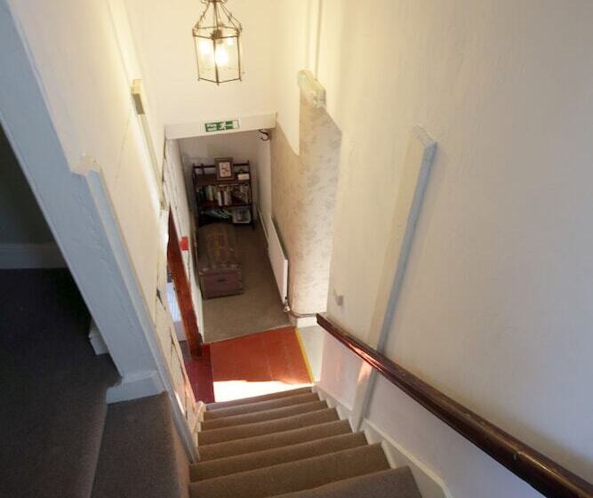 ベッドアンドブレックファースト Fitzwarine House Whittington