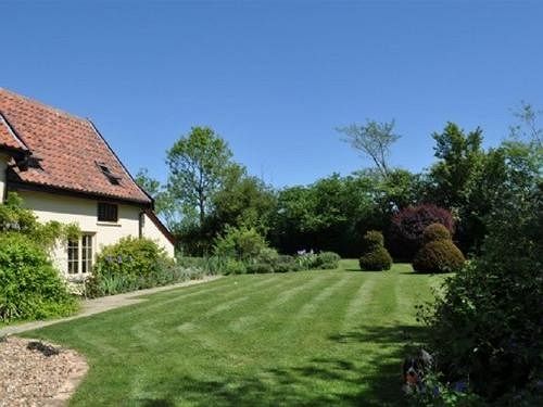 مبيت وإفطار Holly Tree House