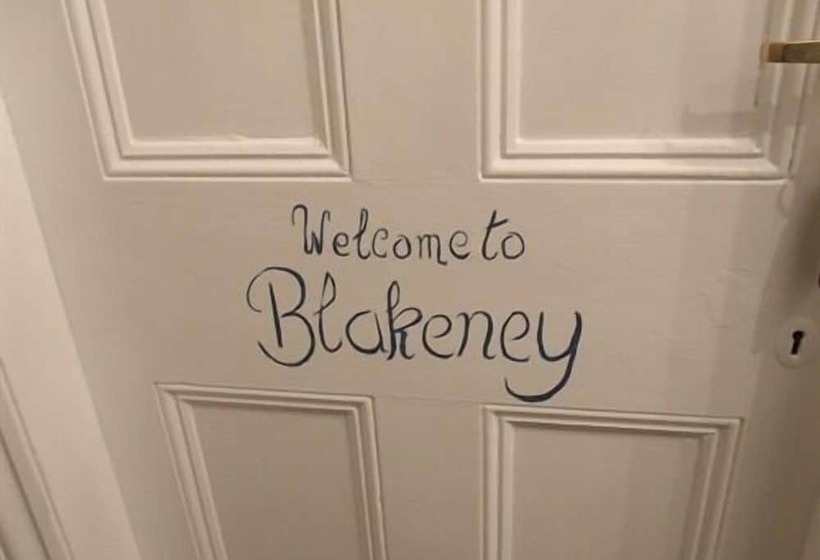 Bed and Breakfast Hooray Henrys