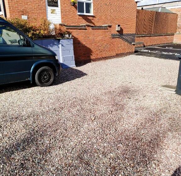 ベッドアンドブレックファースト Little Lodge