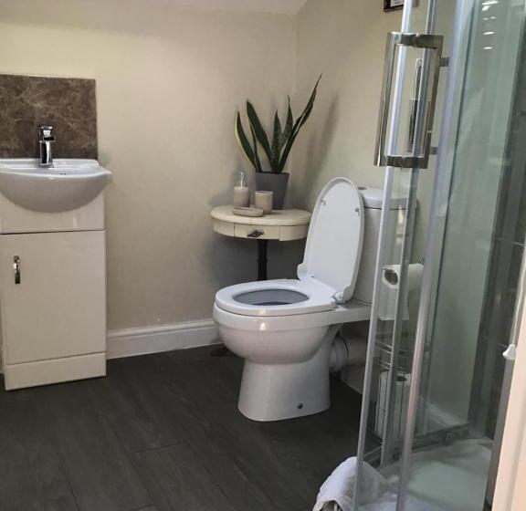 ベッドアンドブレックファースト Little Lodge