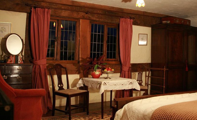 민박 Parliament Barn