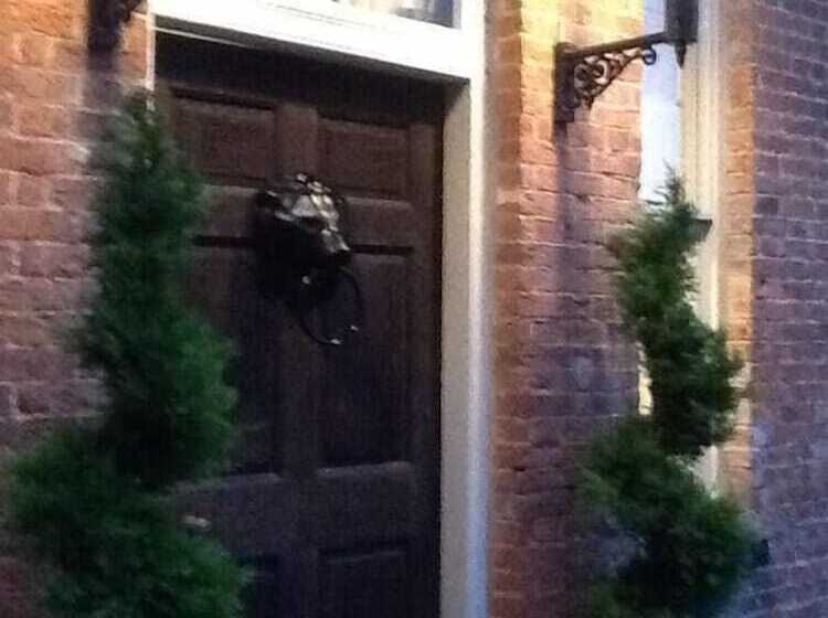 住宿加早餐  The Court House