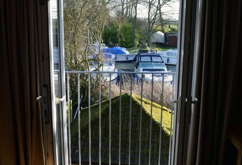 민박 The Gate House