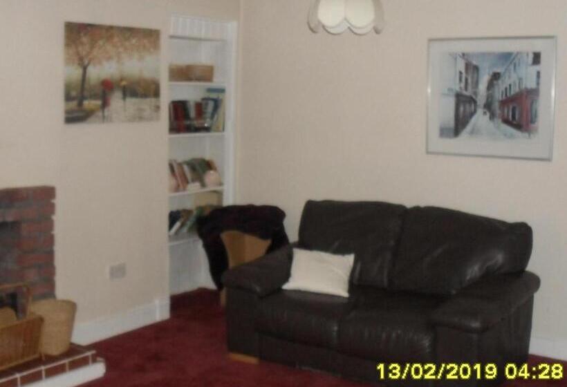 Bed and Breakfast The Old Library & Lodge