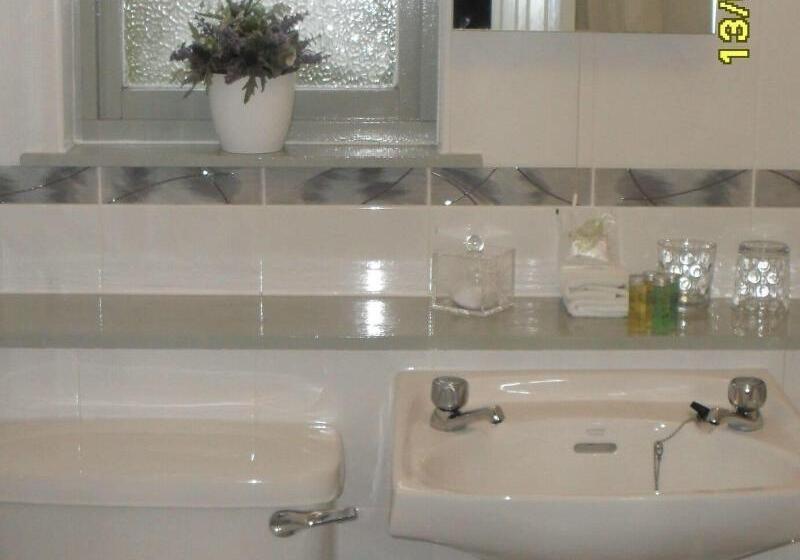 Bed and Breakfast The Old Library & Lodge