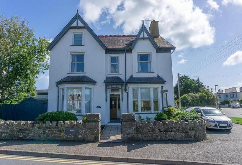 住宿加早餐  The Wylfa