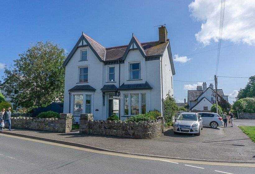 住宿加早餐  The Wylfa