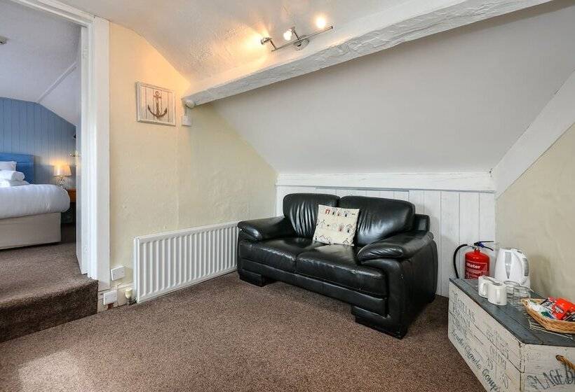 住宿加早餐  The Wylfa