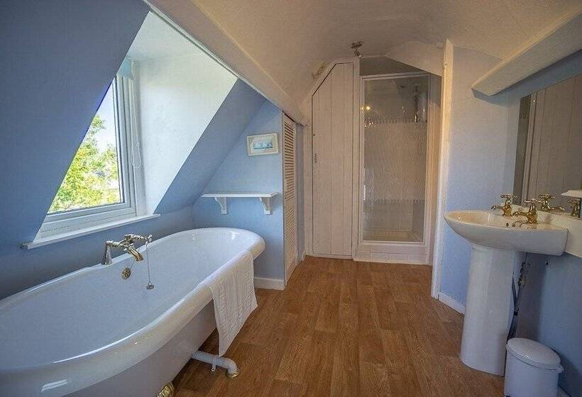 住宿加早餐  The Wylfa