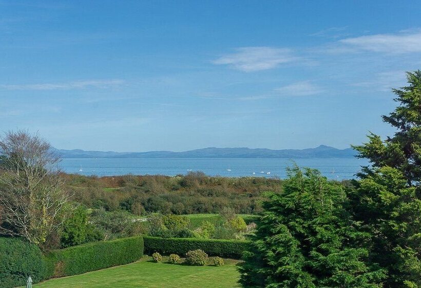 住宿加早餐  The Wylfa