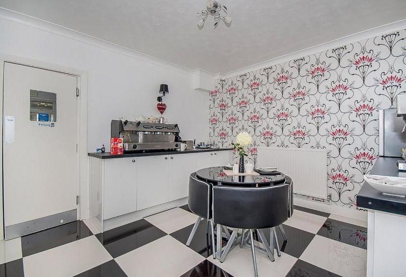 ベッドアンドブレックファースト Vs King William