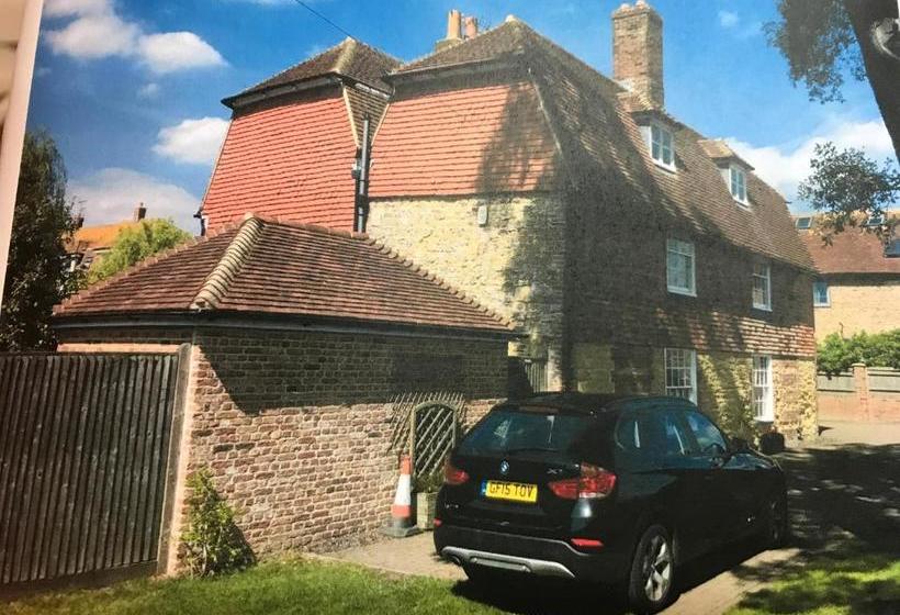 Bed and Breakfast Willow Tree House