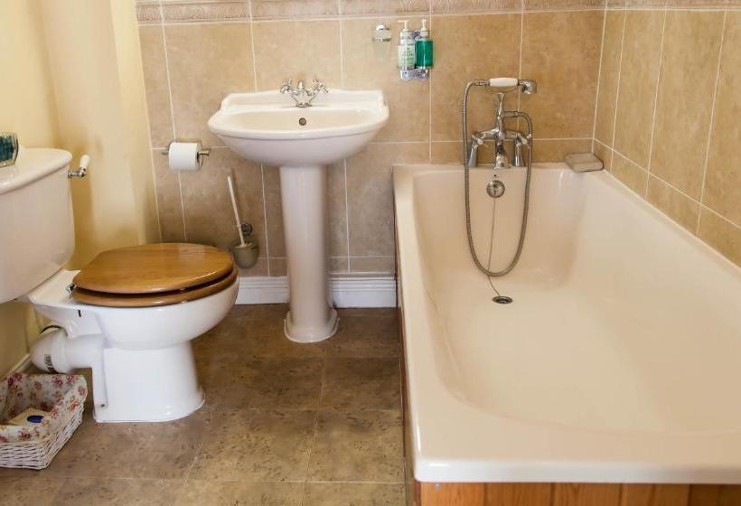 Bed and Breakfast Wisteria House