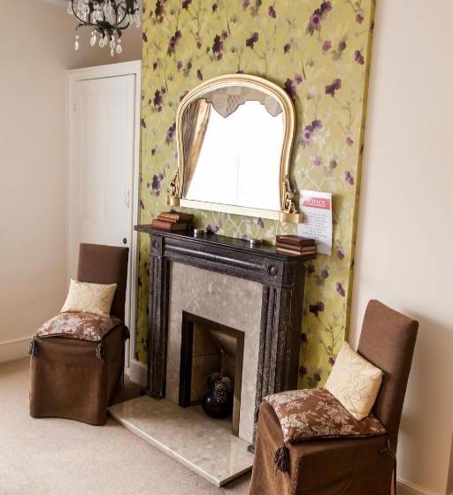 Bed and Breakfast Wisteria House