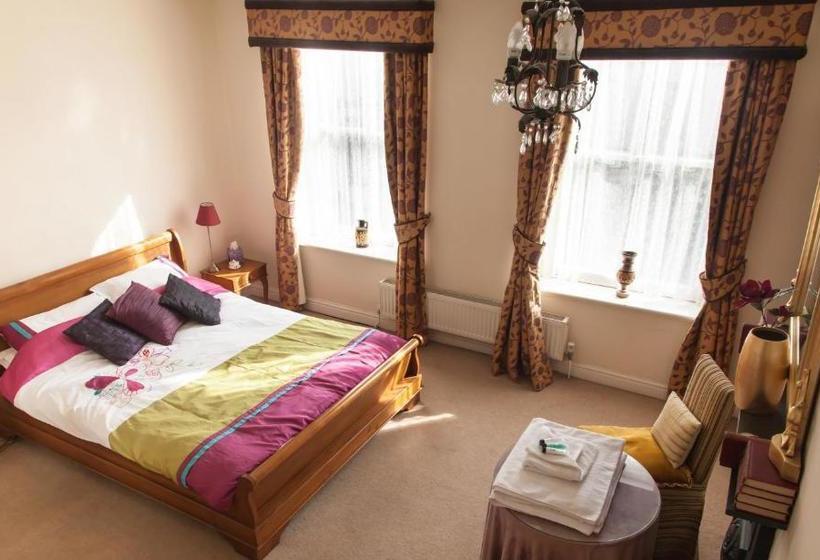 Bed and Breakfast Wisteria House