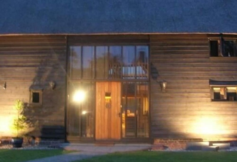 צימר Wortwell Hall Barn