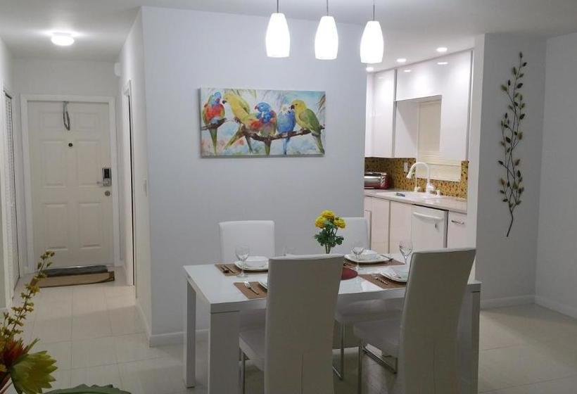 Downtown Hollywood Boutique