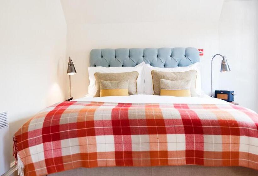 Отель Bel And The Dragon Kingsclere