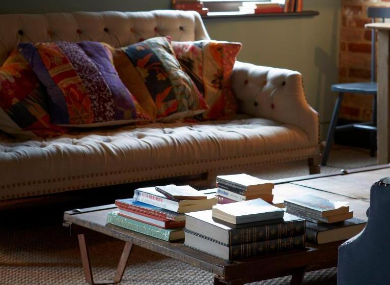 Отель Bel And The Dragon Kingsclere