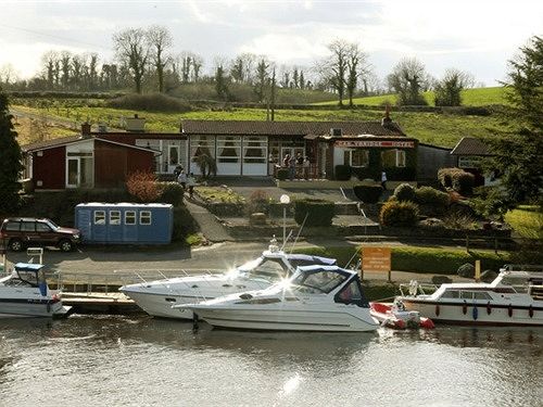 فندق Carrybridge Lakeside Lodge