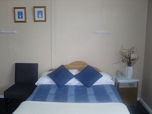 בית מלון כפרי Carrybridge Lakeside Lodge