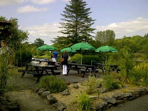 בית מלון כפרי Carrybridge Lakeside Lodge