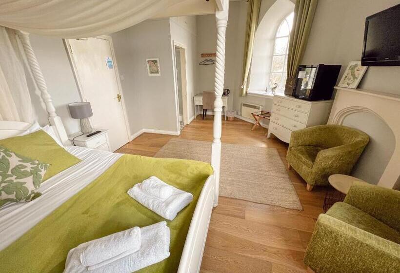 فندق Castle At Edgehill