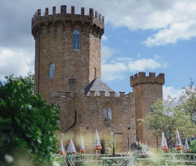 فندق Castle At Edgehill