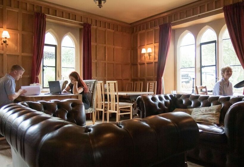 فندق Castle At Edgehill