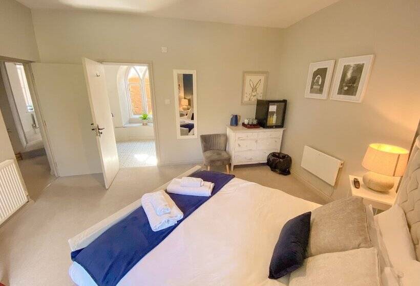 فندق Castle At Edgehill