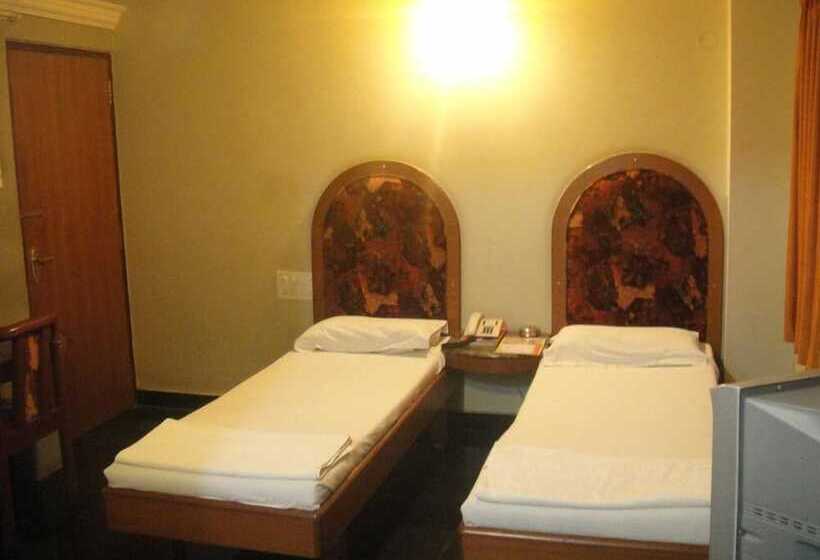 בית מלון כפרי Chinna's Residency