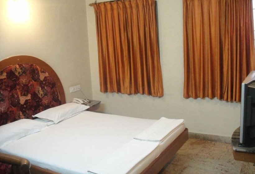 בית מלון כפרי Chinna's Residency