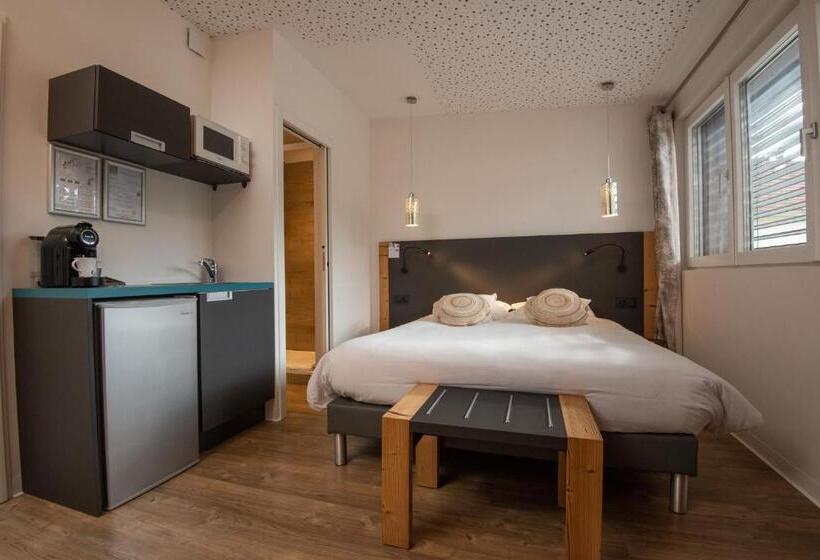 Отель Contact  Les Ailes