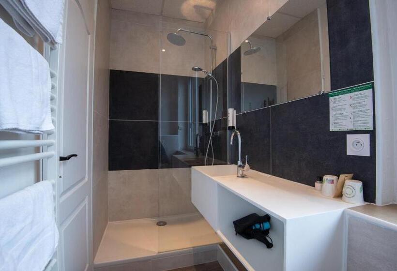 Отель Contact  Les Ailes