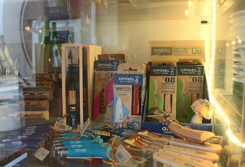 Отель Contact  Les Ailes