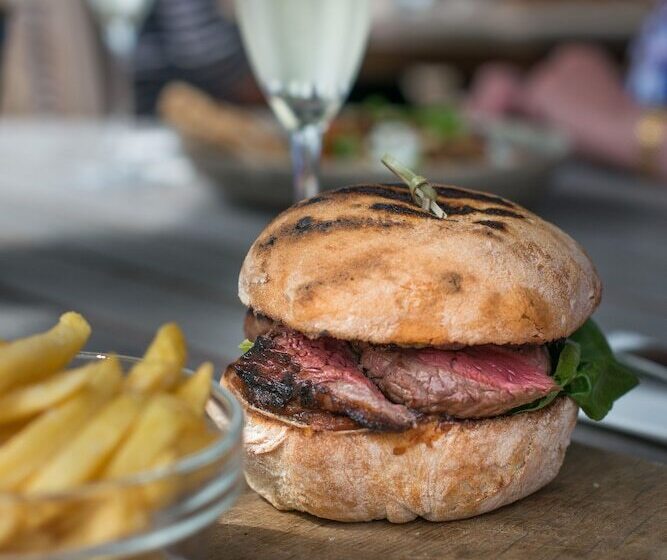 ホテル Derby Arms