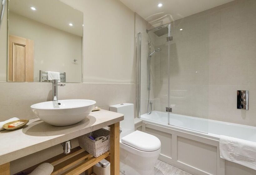 ホテル Derby Arms