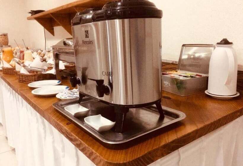 ホテル Dom Thomaz