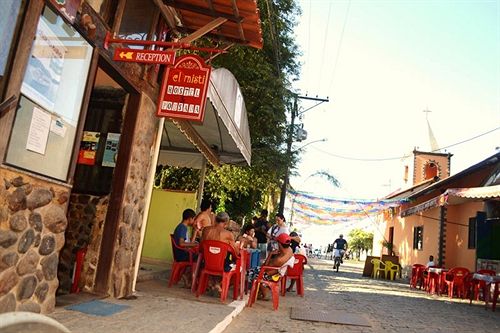 Отель El Misti Hostel Ilha Grande