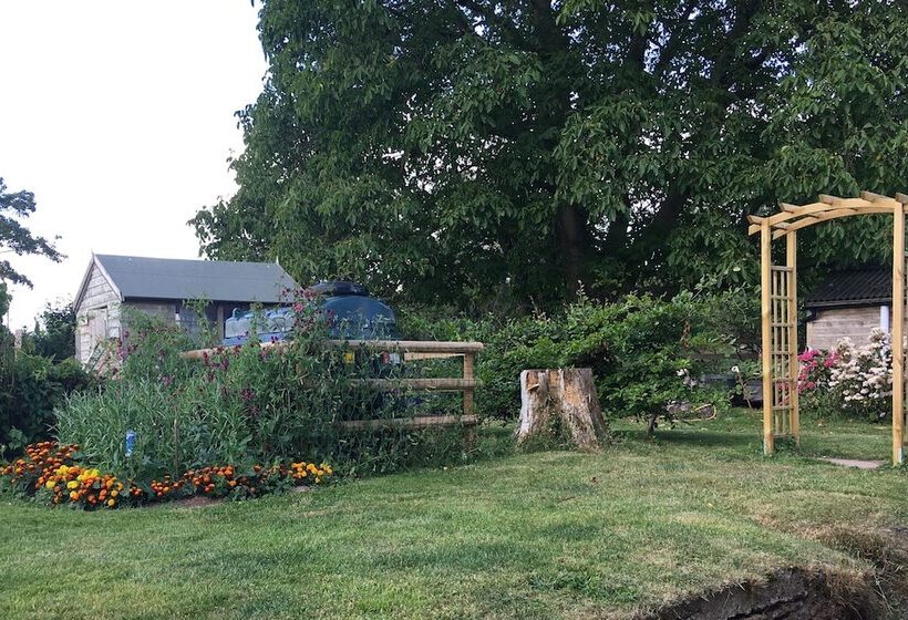 فندق Grove Farm Direct